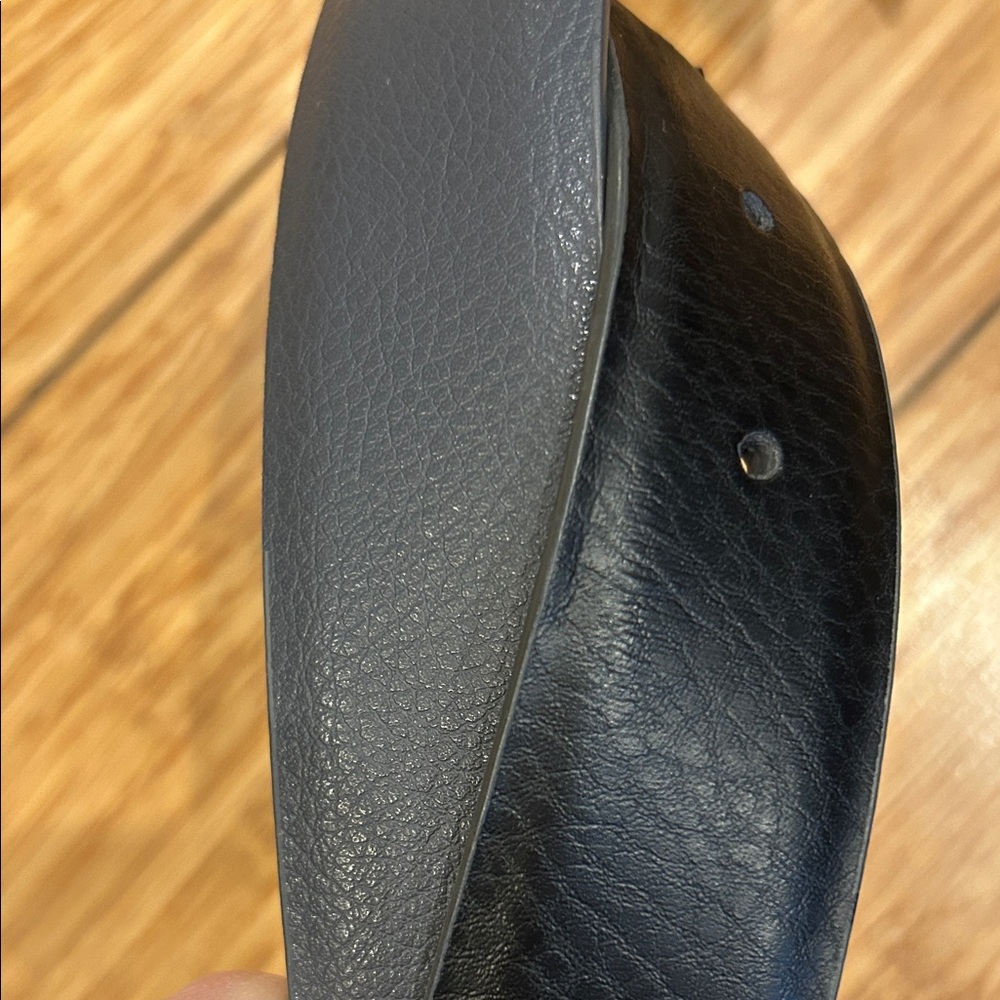 Nike Dark Gray & Black Reversible Leather Belt Gun Metal Buckle Men’s 42 NWOT - Picture 2 of 3